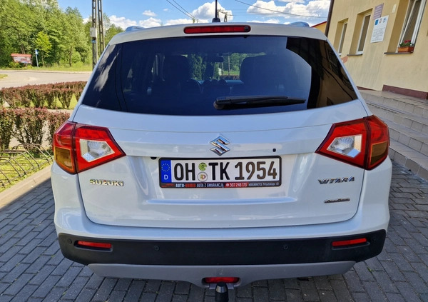 Suzuki Vitara cena 63900 przebieg: 158475, rok produkcji 2017 z Łazy małe 232